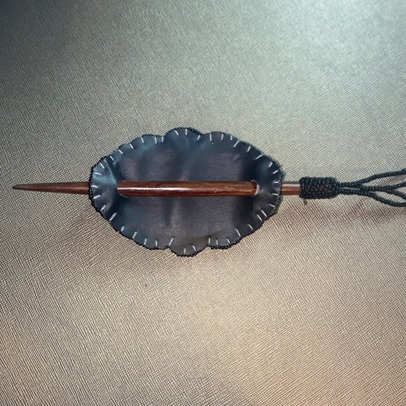 Hair clip - Picture 3 of 4